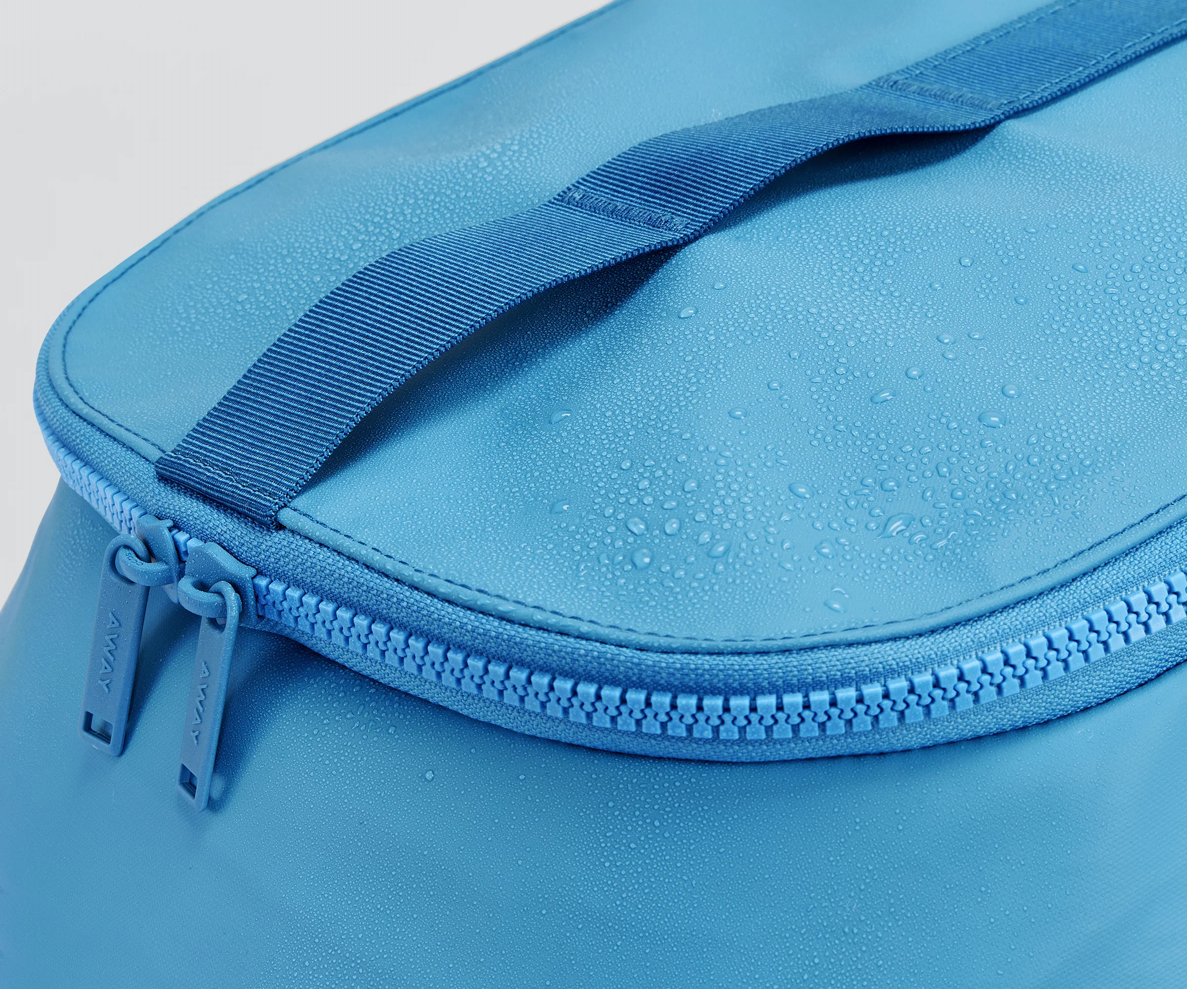 Active Backpack 26L in Vivid Blue - Image 5