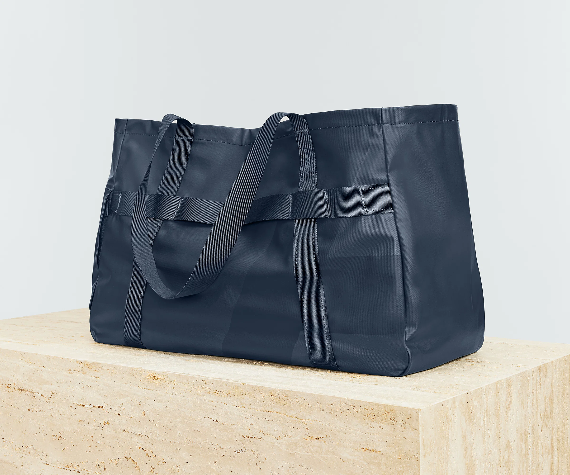 Active Tote 45L in Navy Blue - Image 2