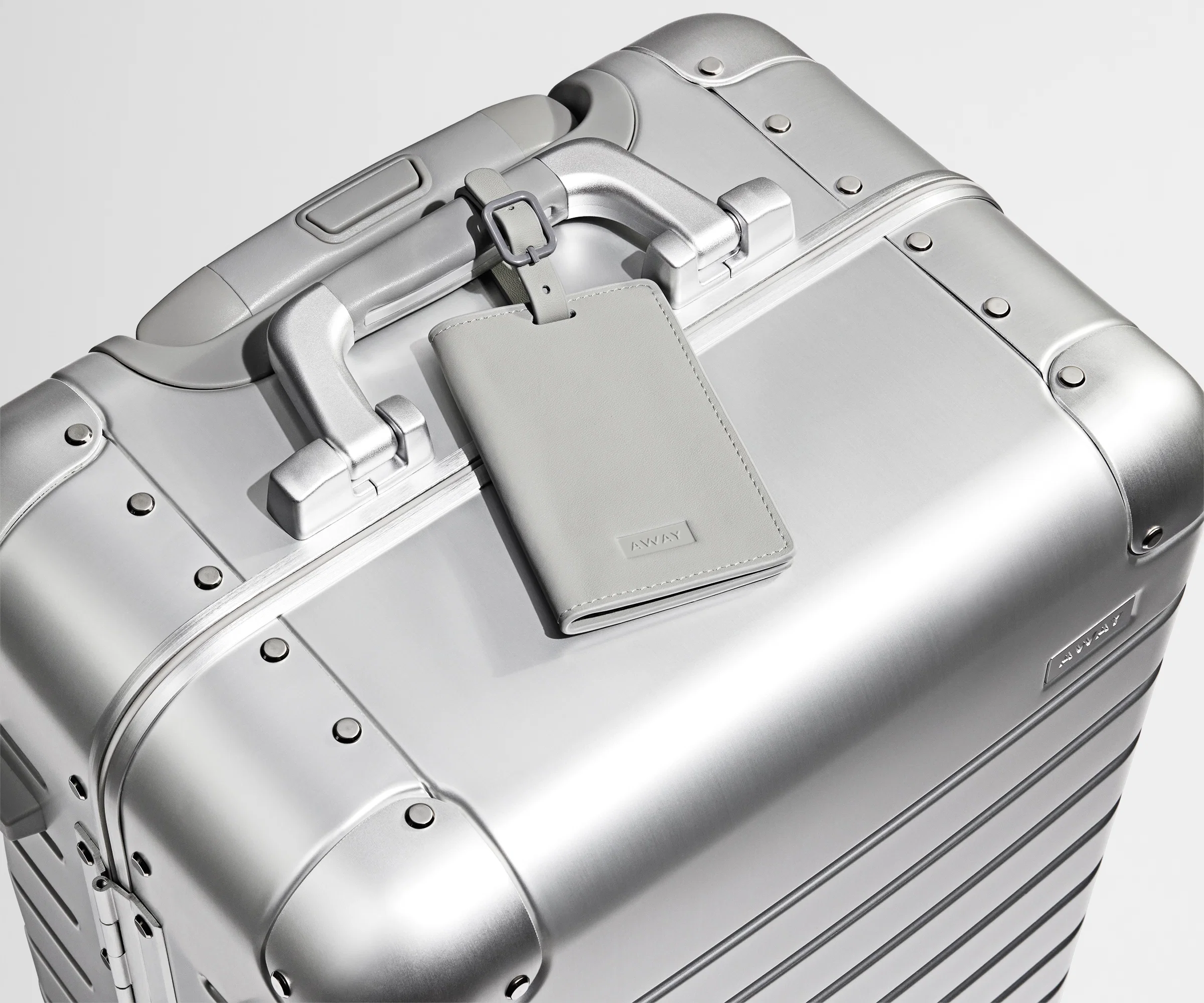 The Medium: Aluminum Edition in Silver - Image 7