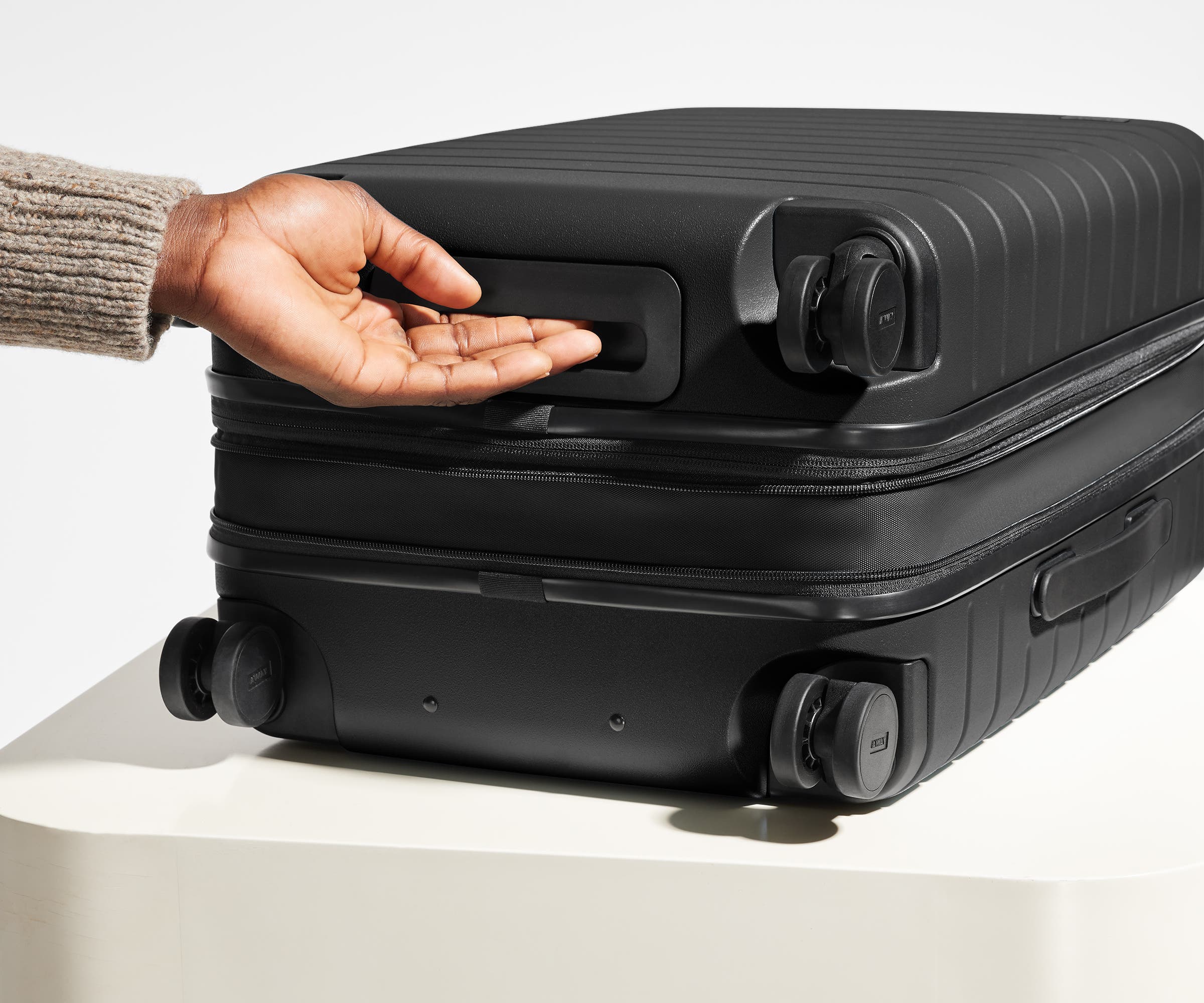 The Bigger Carry-On Flex in Jet Black - Image 7