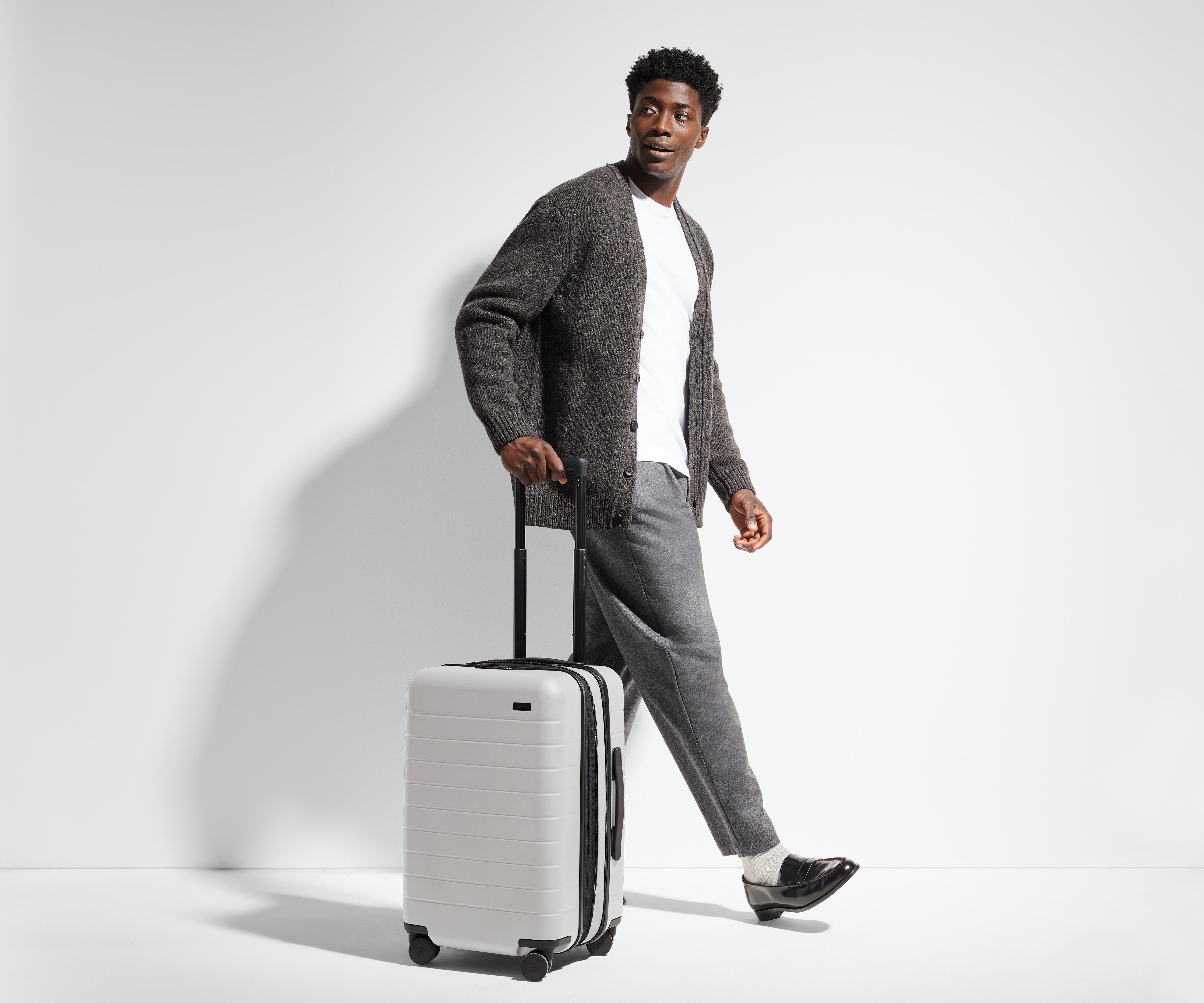 The Carry-On Flex in Cloud Gray - Image 4