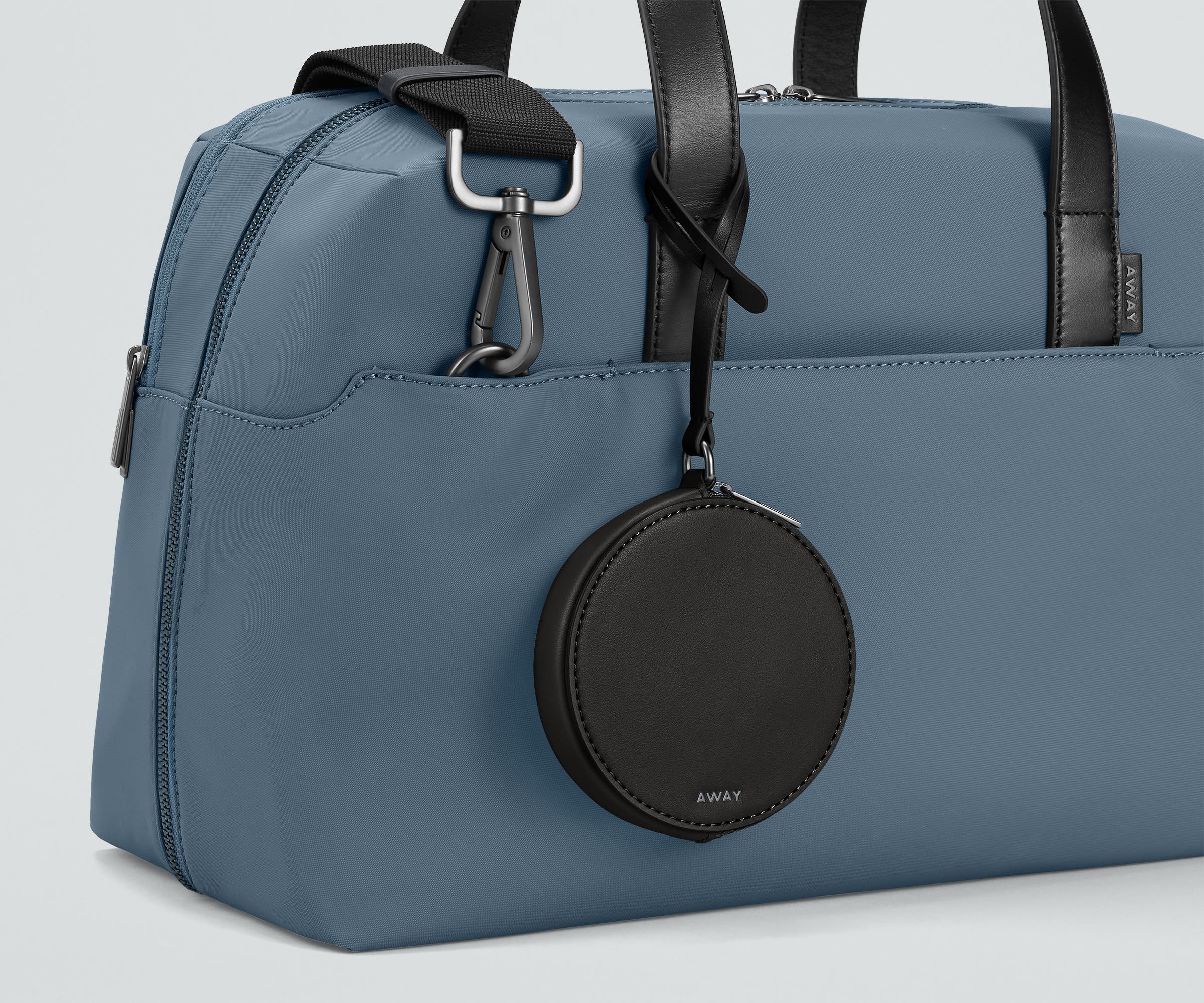 The Circle Zip Pouch in Jet Black - Image 4