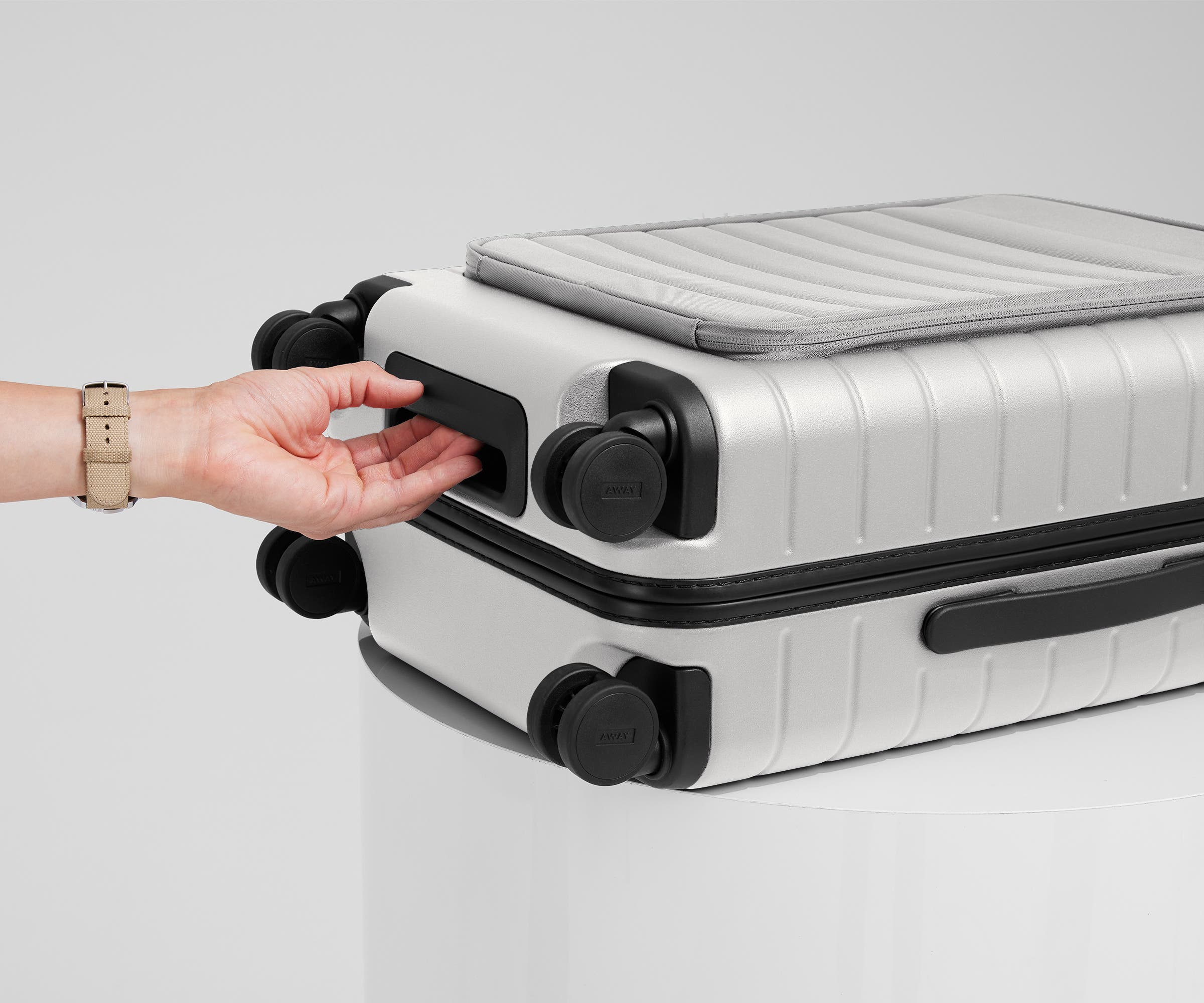The Executive Bigger Carry-On in Cloud Gray - Image 11