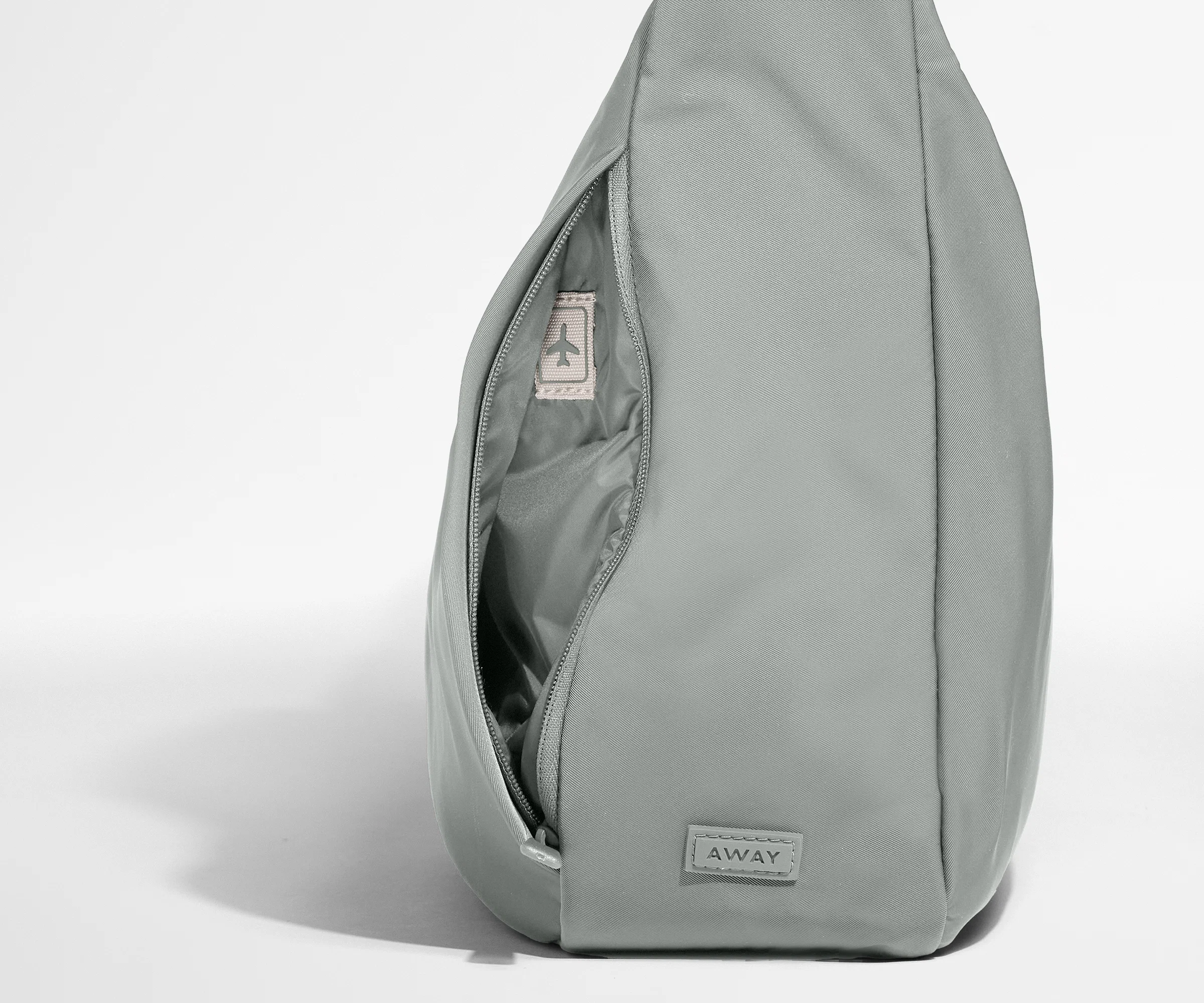 Featherlight Crossbody in Nordic Gray - Image 3
