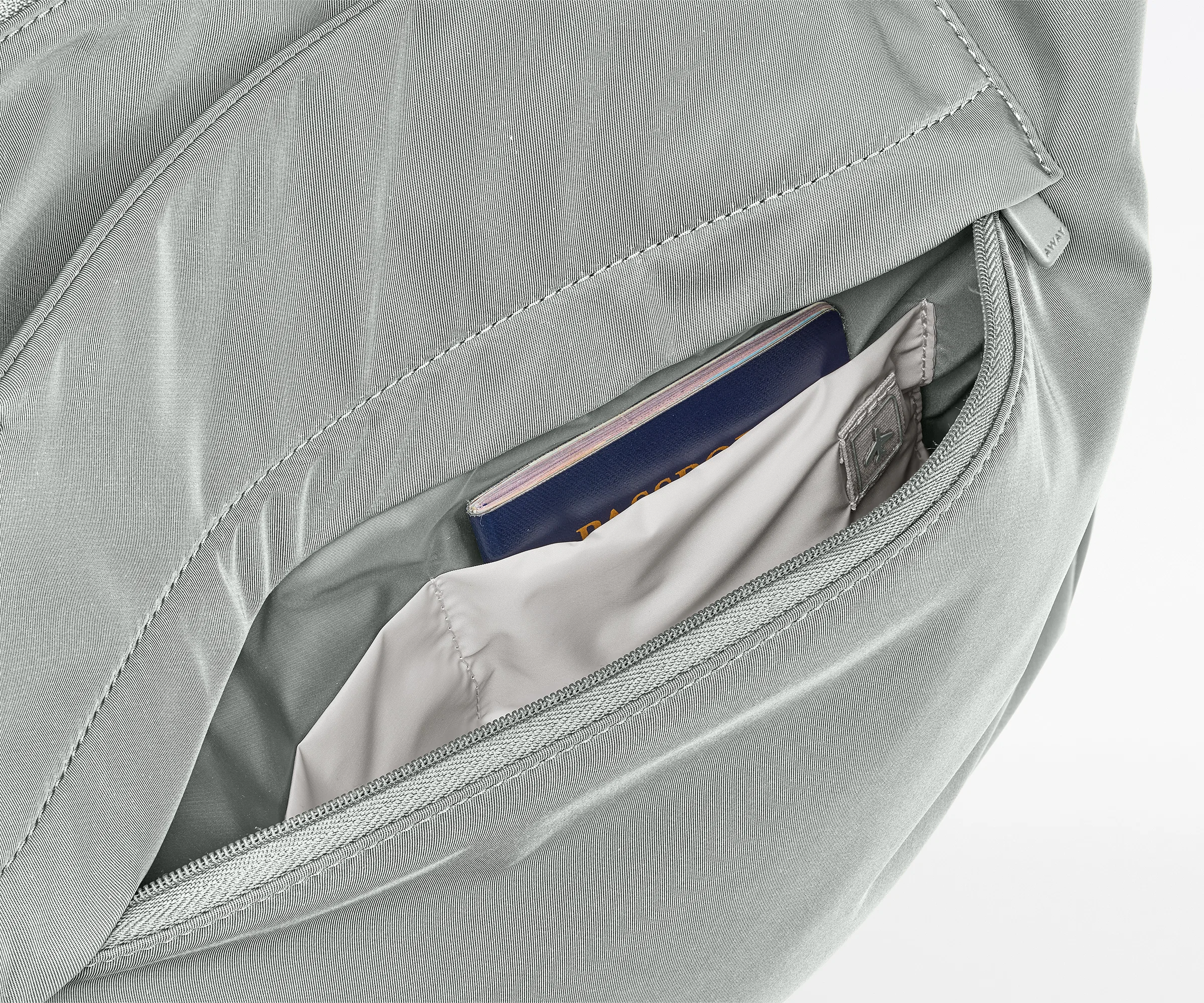 Featherlight Tote in Nordic Gray - Image 4