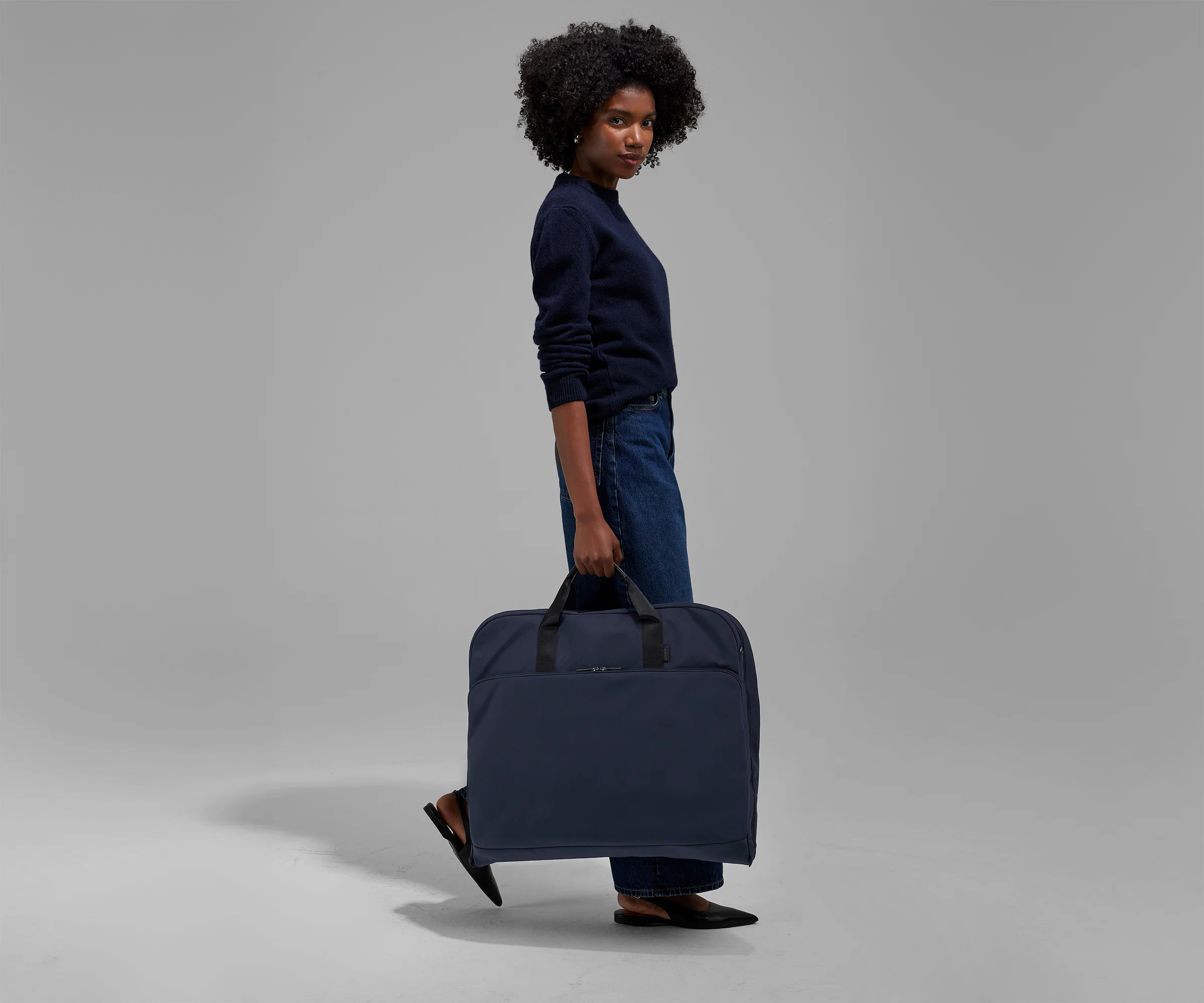 Garment Bag in Navy Blue - Image 5