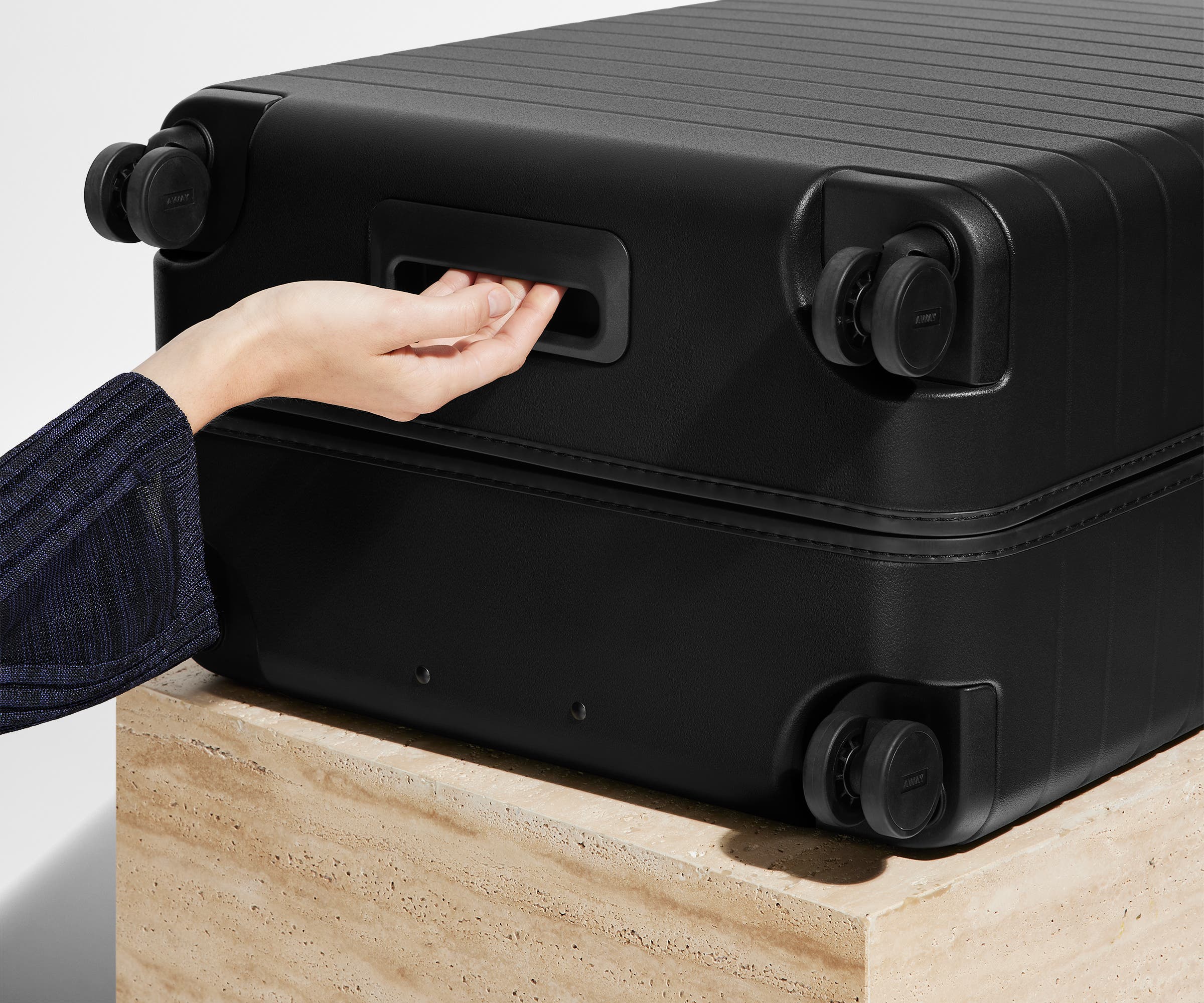 The Large in Jet Black - Image 5