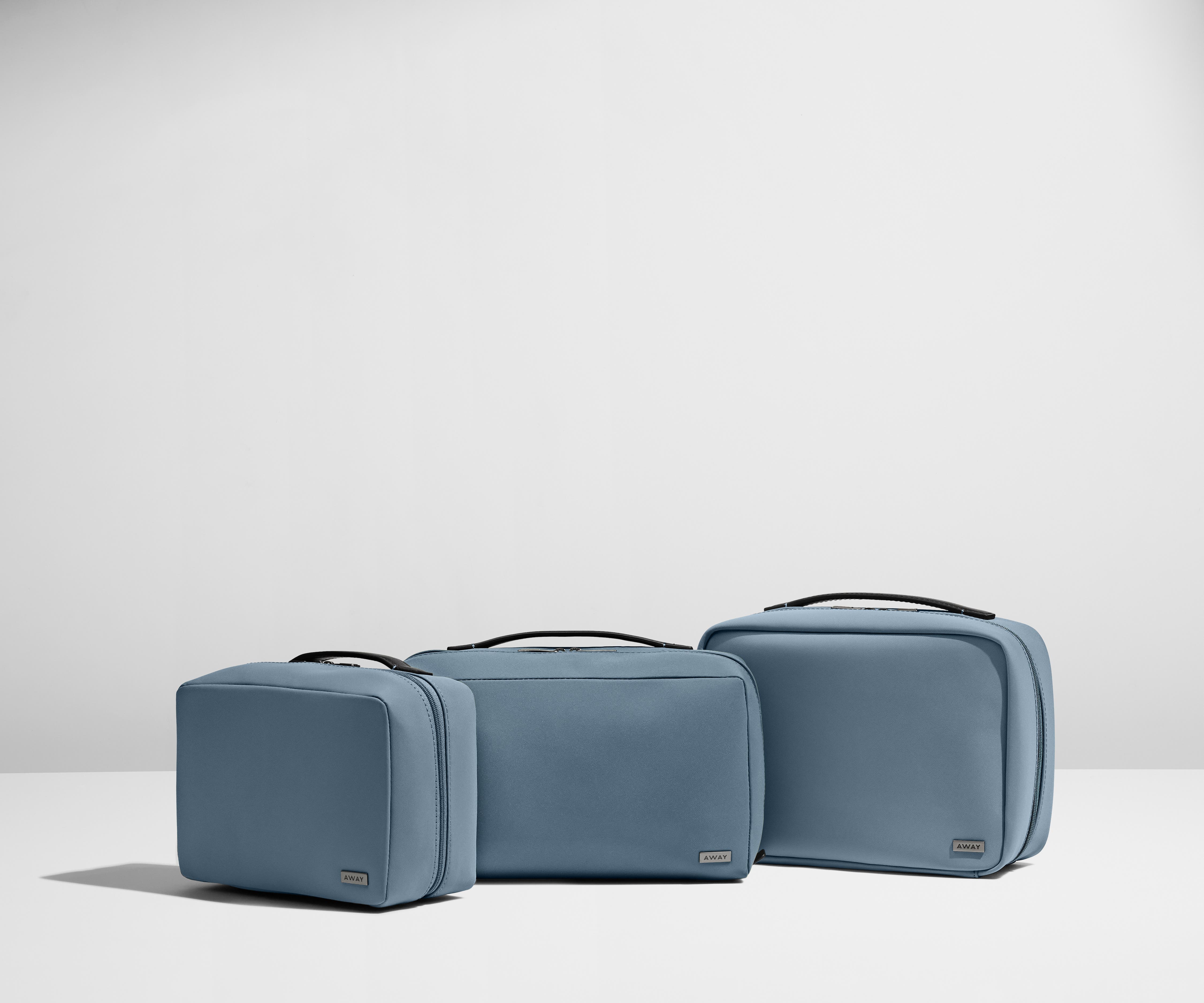 The Large Toiletry Bag in Olive Green - Image 5