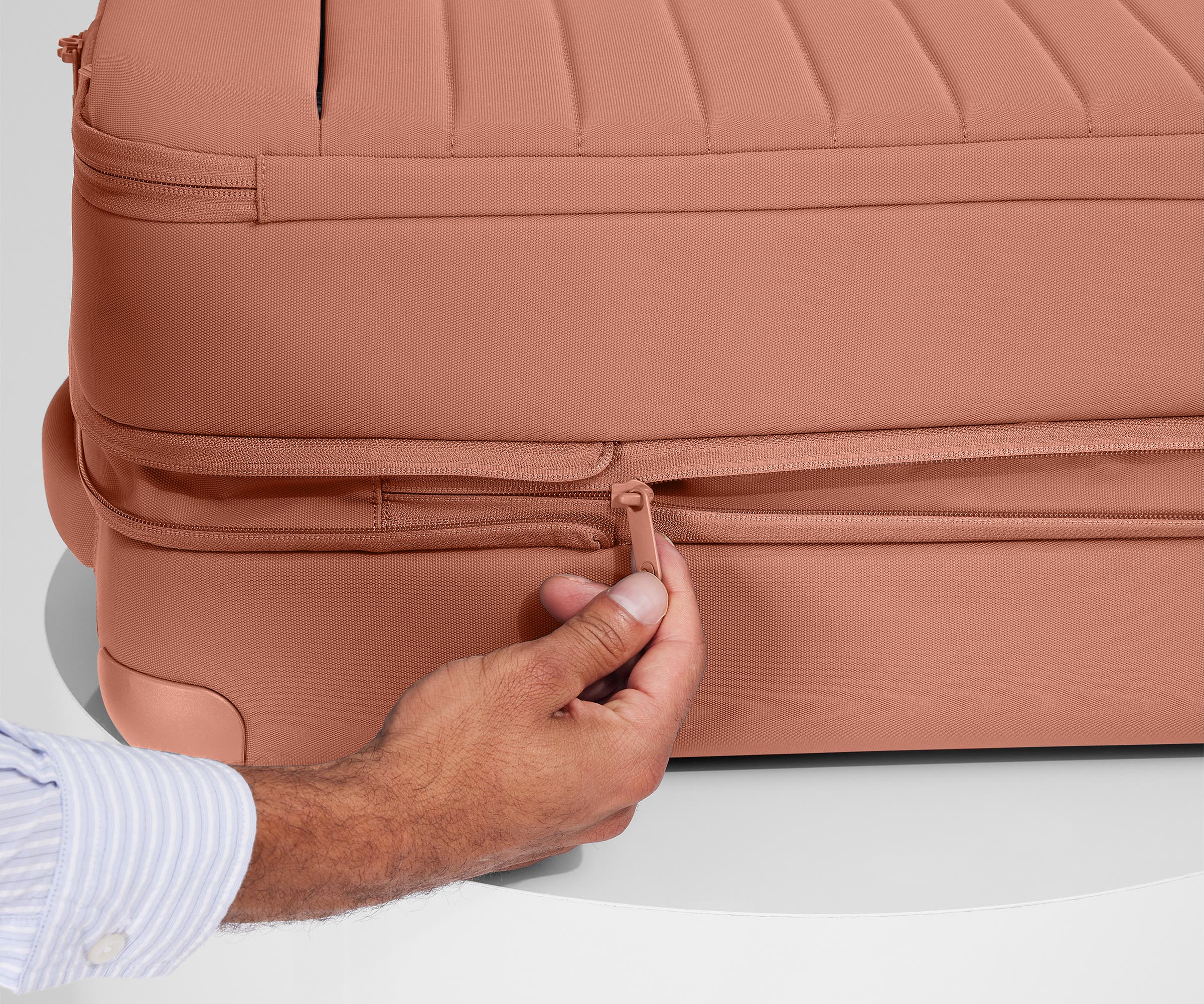 Softside Large in Clay Pink - Image 6