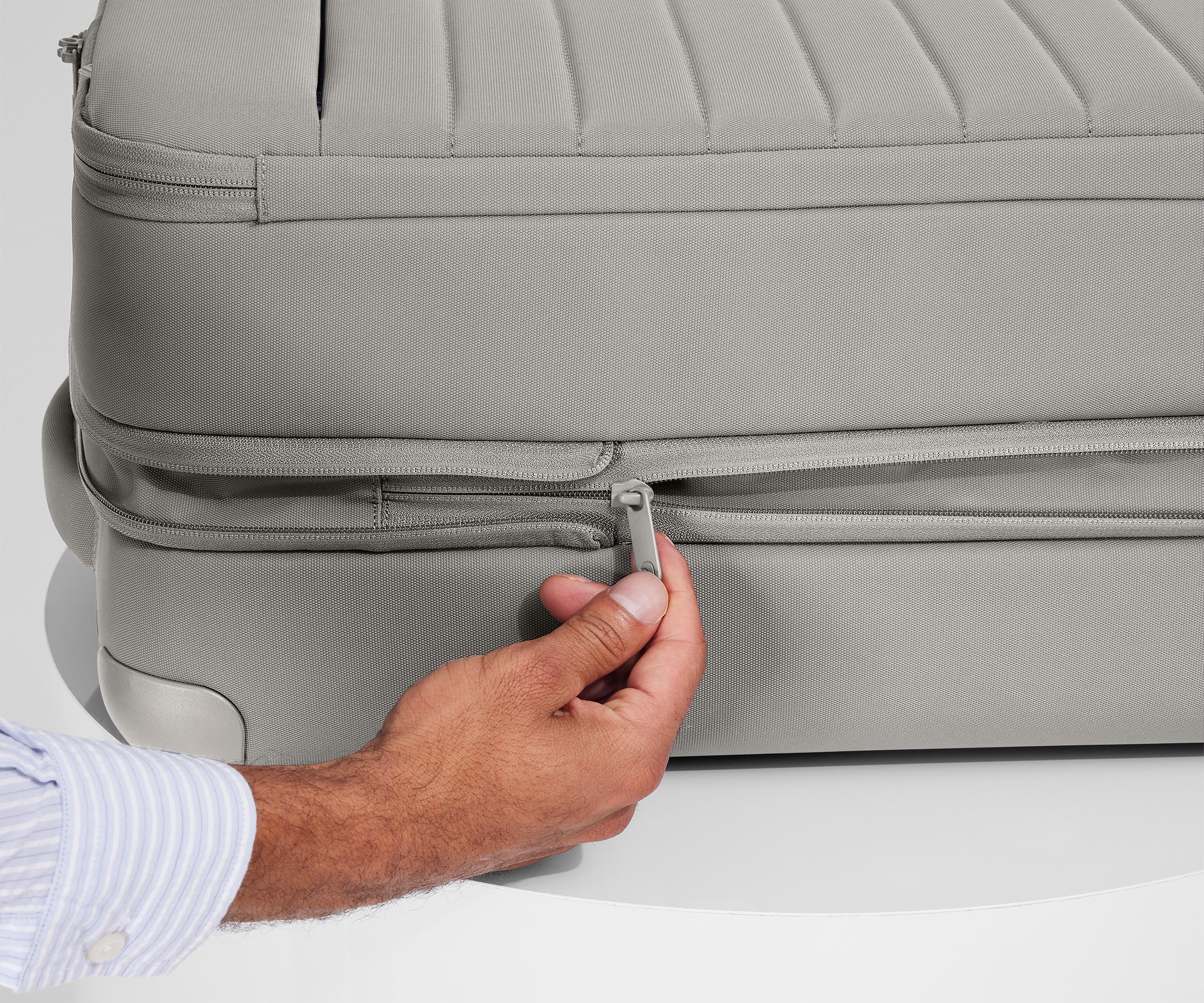 Softside Medium in Cloud Gray - Image 6